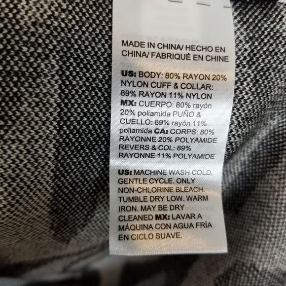 Chico's Women Ecovero Animal Jacquard Turtleneck Sweater Sz XL Black White - Picture 8 of 8